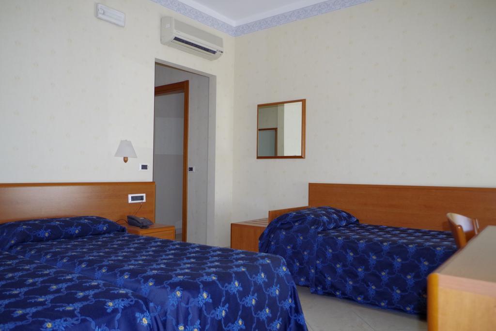 Hotel Kroma Рагуза Стая снимка