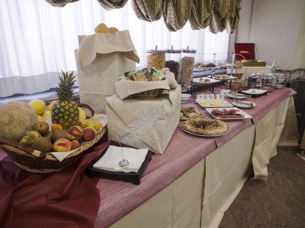 Hotel Kroma Рагуза Екстериор снимка